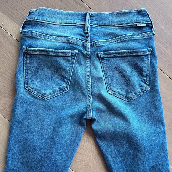 MOTHER Lil’ mid rise dazzler ankle fray - Picture 5 of 7